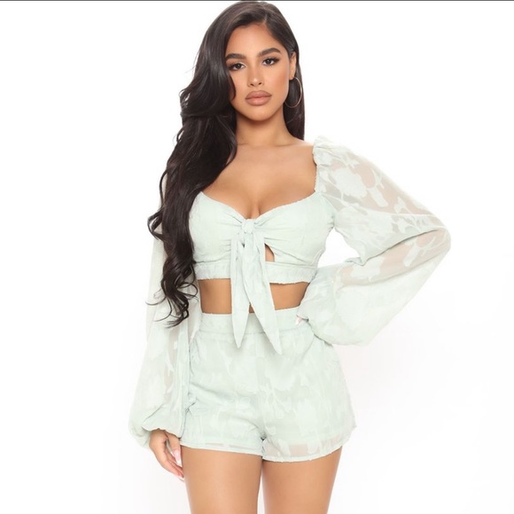 Gypsy 2 Piece Fashion Nova Outfit - Picture 2 of 3